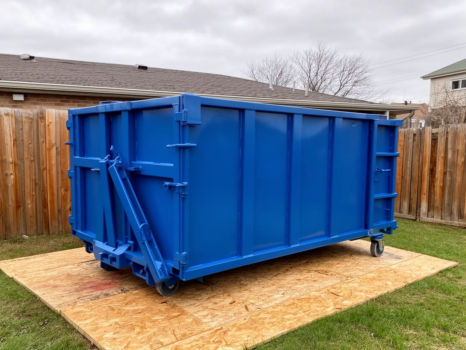 Roll-off dumpster from Jacksonville Heavy Duty Hauling in Jacksonville, FL